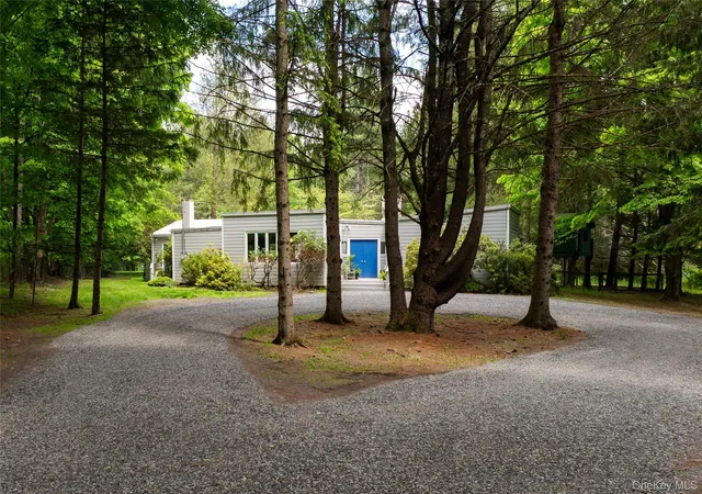 Photo 3 of Single family home for sale at 41 Wittenberg Rd, Bearsville, NY 12409 | MLS# 1028250 | Listing updated on 2026-09-13