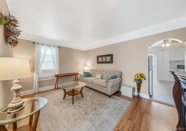 Listing Photo 4 - Condo for sale in building located at 2863 Wilkinson Ave, New York, NY 10461