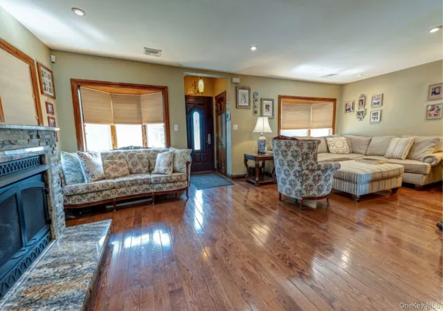 Photo 3 of Sale Pending at 718 Farmers Ave, Hempstead, NY 11710 | MLS# 1028265 | Listing updated on 2026-09-24
