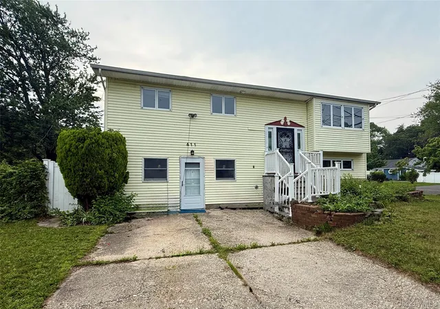 Photo 1 of Single family home for sale at 411 Mayflower Ave, Islip, NY 11717 | MLS# 1028270 | Listing updated on 2026-09-26