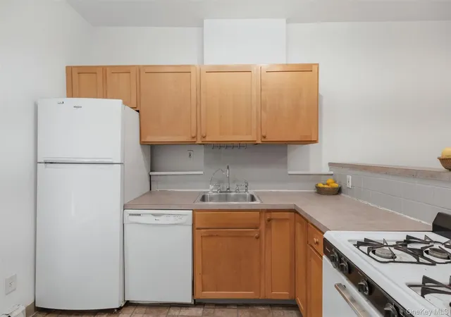 Photo 4 of Sale Pending at 1630 Park St, Peekskill, NY 10566 | MLS# 1028318 | Listing updated on 2026-09-02