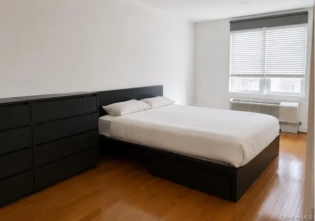 2nd image of 146-09 Northern Blvd, New York, NY 11354