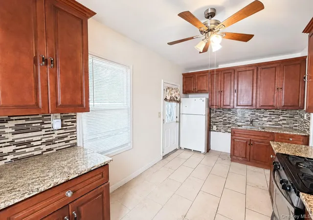 Photo 4 of Single family home for sale at 4220 Boyd Ave, Bronx, NY 10466 | MLS# 1028339 | Listing updated on 2026-08-18
