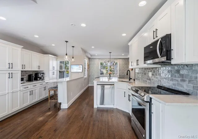 Photo 3 of Single family home for sale at 57 Beach Rd, Oyster Bay, NY 11758 | MLS# 1028348 | Listing updated on 2026-08-28