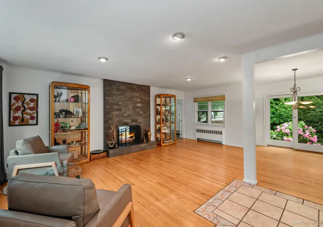 Photo 4 of Single family home for sale at 75 Cove Rd, Huntington, NY 11743 | MLS# 1028350 | Listing updated on 2026-10-08