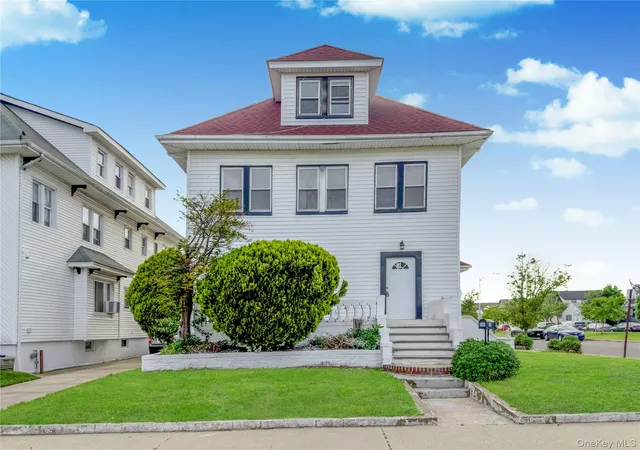 Photo 3 of Multi family home for sale at 302 W Hudson St, Long Beach, NY 11561 | MLS# 1028360 | Listing updated on 2026-07-21