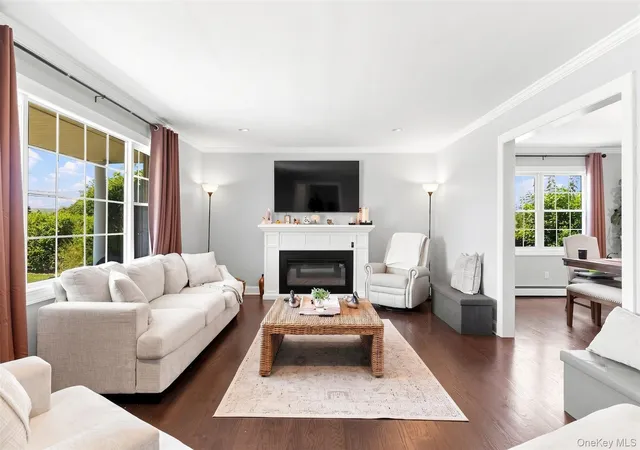 Photo 4 of Single family home for sale at 336 Grand Central Ave, Babylon, NY 11701 | MLS# 1028381 | Listing updated on 2026-09-23