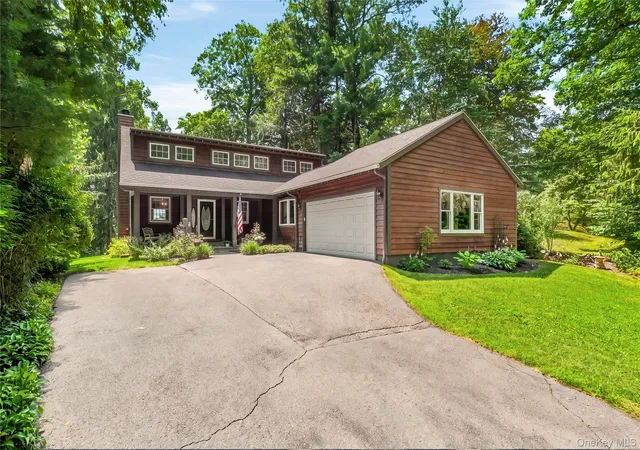 Photo 2 of Single family home for sale at 342 Lake Shore Rd, Putnam Valley, NY 10579 | MLS# 1028385 | Listing updated on 2026-09-21