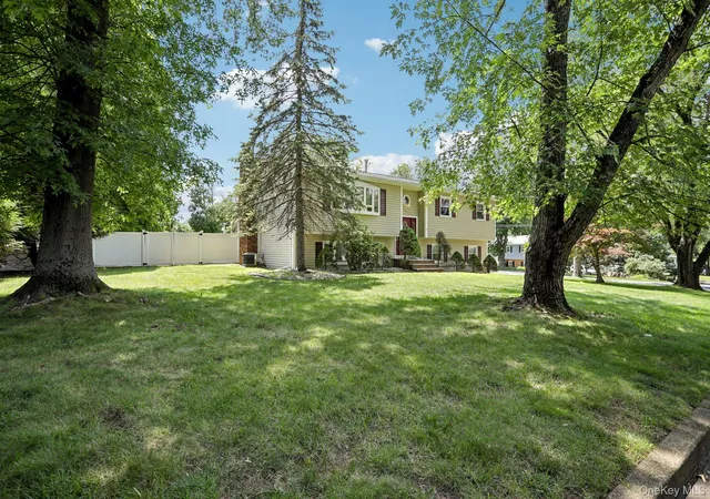 Photo 3 of Single family home for sale at 11 Harness Rd, Clarkstown, NY 10956 | MLS# 1028392 | Listing updated on 2026-09-17