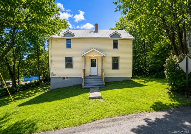 Photo 1 of Single family home for sale at 6 Old Walnut St, Catskill, NY 12414 | MLS# 1028396 | Listing updated on 2026-07-21