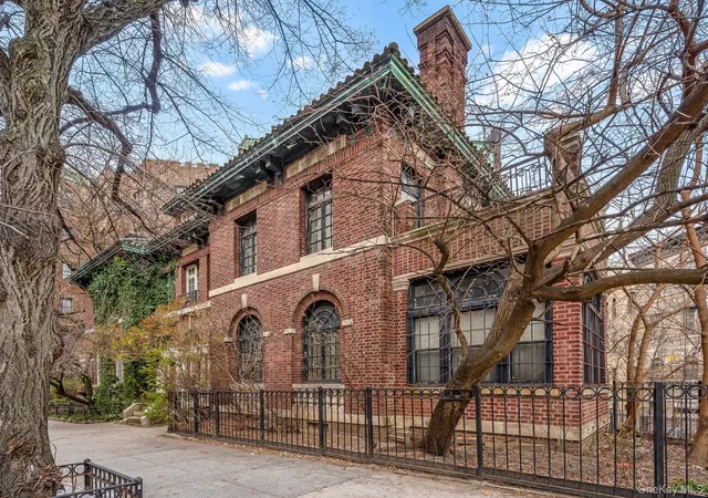 Listing Photo 4 - Condo for sale in building located at 811 Riverside Dr, New York, NY 10032