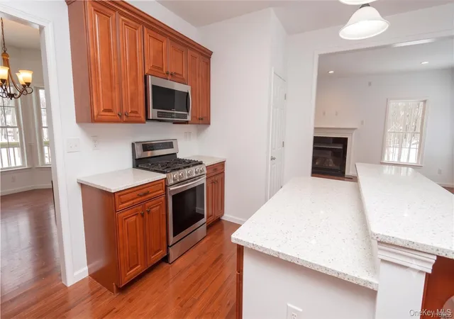 Photo 4 of Single family home for sale at 5 Harrier Ridge Dr, Shawangunk, NY 12589 | MLS# 1028418 | Listing updated on 2026-09-26