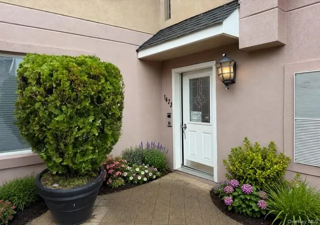 Listing Photo 5 - Condo for sale in building located at 1422 Outlook Ave, New York, NY 10465 - Unit #2