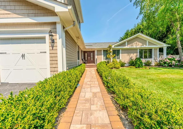Photo 3 of Single family home for sale at 70 Karol Pl, Oyster Bay, NY 11753 | MLS# 1028493 | Listing updated on 2026-09-22