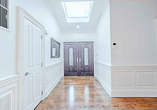 Photo 4 of Single family home for sale at 70 Karol Pl, Oyster Bay, NY 11753 | MLS# 1028493 | Listing updated on 2026-09-22