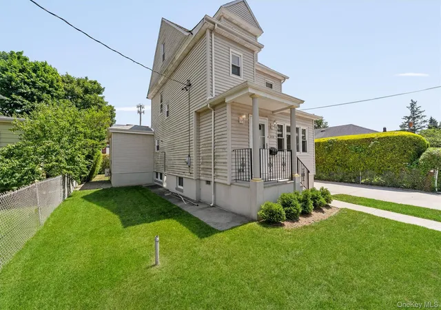 Photo 4 of Single family home for sale at 208 3rd Avenue, Mount Vernon, NY 10550 | MLS# 1028495 | Listing updated on 2026-09-02