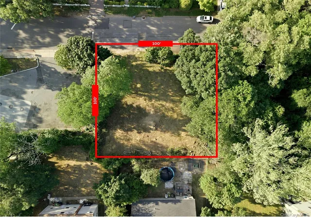 3rd image of 8 State Ave, Babylon, NY 11798 | MLS# 1028500