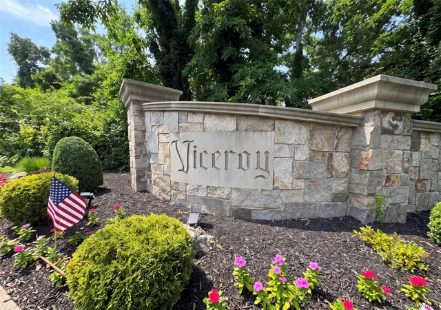 Photo 2 of Sale Pending at 128 James St, Oyster Bay, NY 11758 | MLS# 1028511 | Listing updated on 2026-10-09