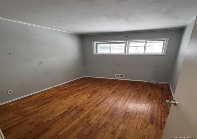 Photo 4 of Sale Pending at 11 Foley Pl, Huntington, NY 11746 | MLS# 1028519 | Listing updated on 2026-08-01