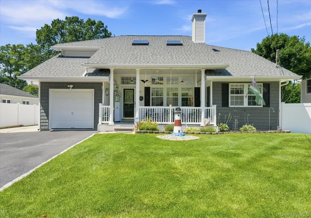 Photo 2 of Single family home for sale at 85 Maple Rd, Brookhaven, NY 11778 | MLS# 1028520 | Listing updated on 2026-10-06