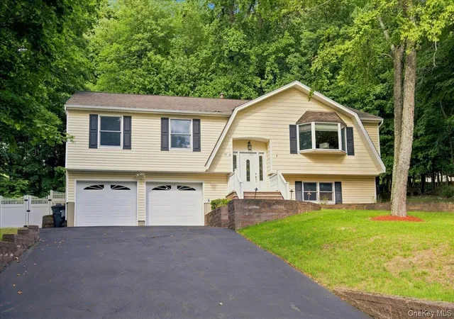 Photo 1 of Single family home for sale at 20 Lancaster Ln, Ramapo, NY 10952 | MLS# 1028526 | Listing updated on 2026-09-03