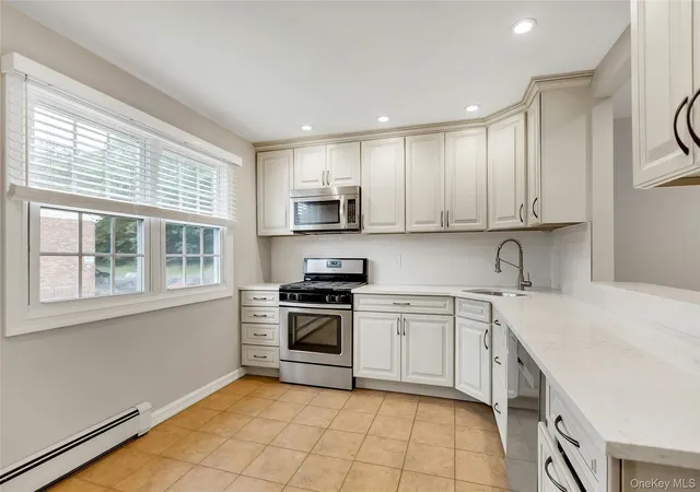 Listing Photo 5 - Condo for sale in building located at 4425 Wilshire, Islip, NY 11769 - Unit #4425