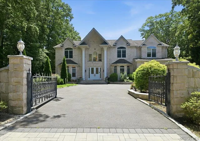 1st image of 8 Headley Wy, Woodbury, NY 11797 | MLS# 1028542