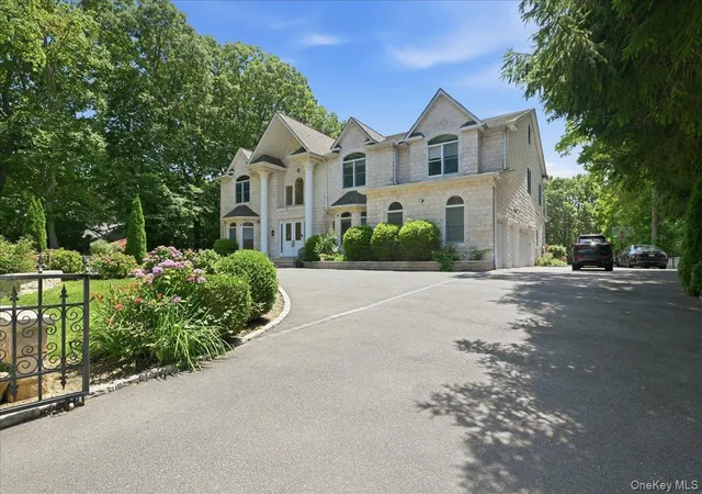 4th image of 8 Headley Wy, Woodbury, NY 11797 | MLS# 1028542