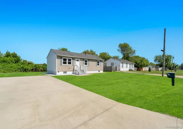 Photo 2 of Single family home for sale at 941 Provost Ave, Brookhaven, NY 11713 | MLS# 1028556 | Listing updated on 2026-08-29