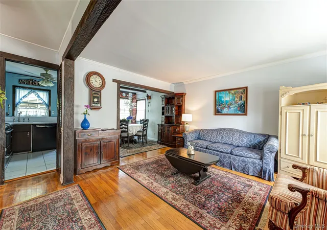 Photo 2 of Sale Pending at 9 Croyden Ln, Oyster Bay, NY 11801 | MLS# 1028562 | Listing updated on 2026-08-27