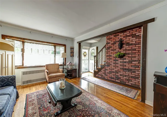 Photo 3 of Sale Pending at 9 Croyden Ln, Oyster Bay, NY 11801 | MLS# 1028562 | Listing updated on 2026-08-27
