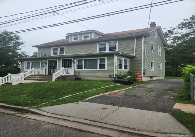 Photo 3 of Sale Pending at 1068 Arthur St, Hempstead, NY 11553 | MLS# 1028571 | Listing updated on 2026-08-04