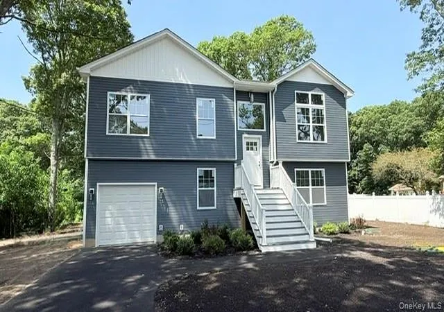 Photo 3 of Single family home for sale at 964 Sipp Ave, Medford, NY 11763 | MLS# 1028573 | Listing updated on 2026-07-26