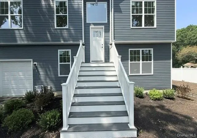 Photo 4 of Single family home for sale at 964 Sipp Ave, Medford, NY 11763 | MLS# 1028573 | Listing updated on 2026-07-26