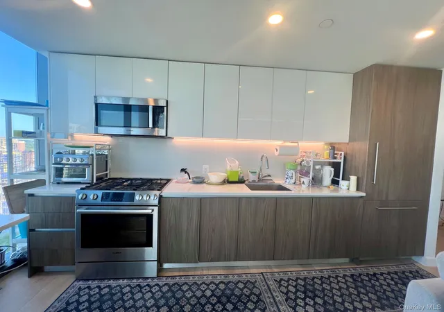 Listing Photo 4 - Condo for sale in Grand Three at Sky View Parc located at 13101 40Th Rd, New York, NY 11354 - Unit #18A