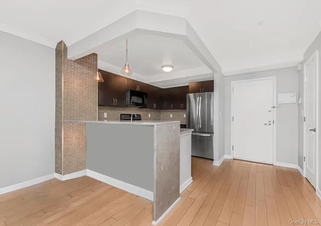Photo 4 of Condo for sale at 1490 Outlook Ave #1D, Bronx, NY 10465 | MLS# 1028607 | Listing updated on 2026-07-22