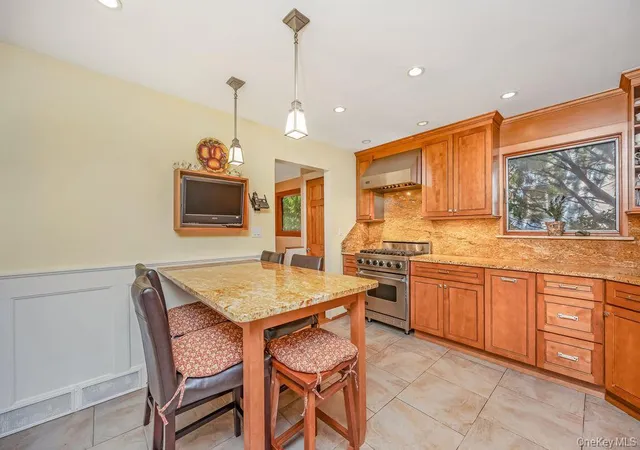 Photo 4 of Single family home for sale at 67 Cedar Pl, Hempstead, NY 11001 | MLS# 1028614 | Listing updated on 2026-08-30