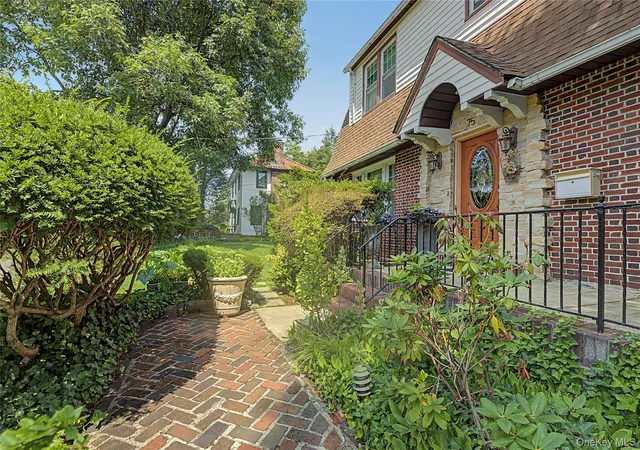 Photo 2 of Single family home for sale at 75 Sycamore Ave, Mount Vernon, NY 10553 | MLS# 1028619 | Listing updated on 2026-09-03