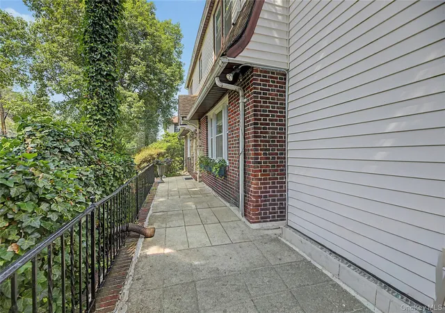 Photo 3 of Single family home for sale at 75 Sycamore Ave, Mount Vernon, NY 10553 | MLS# 1028619 | Listing updated on 2026-10-07