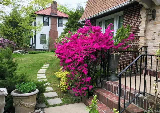 Photo 4 of Single family home for sale at 75 Sycamore Ave, Mount Vernon, NY 10553 | MLS# 1028619 | Listing updated on 2026-10-07