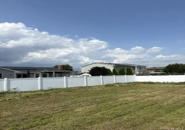 1st image of 760 S Wellwood Ave, Lindenhurst, NY 11757 | MLS# 1028626