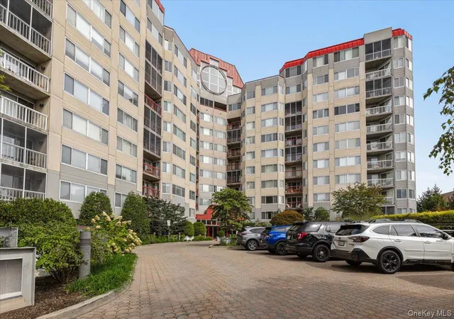 Listing Photo 2 - Condo for sale in building located at 10 Stewart Pl, White Plains, NY 10603 - Unit #7FW