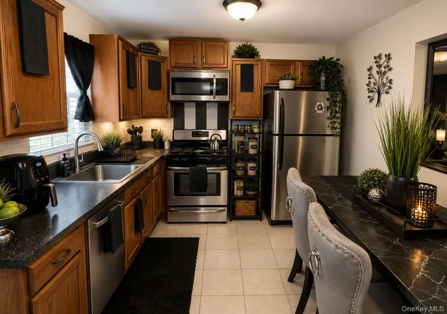 Photo 4 of Single family home for sale at 71 Arlington Pl, Staten Island, NY 10303 | MLS# 1028633 | Listing updated on 2026-07-24