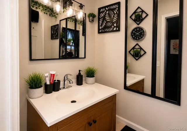 Photo 5 of Single family home for sale at 71 Arlington Pl, Staten Island, NY 10303 | MLS# 1028633 | Listing updated on 2026-07-24