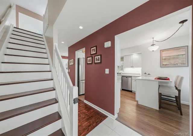 Listing Photo 5 - Condo for sale in building located at 2 N Cambridge Ct, Fishkill, NY 12524