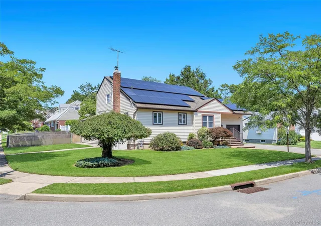 Photo 2 of Sale Pending at 35 Jerold St, Plainview, NY 11803 | MLS# 1028652 | Listing updated on 2026-08-08