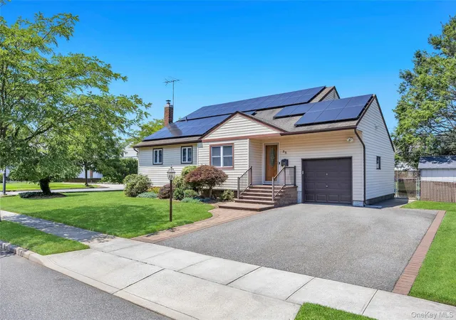 Photo 3 of Sale Pending at 35 Jerold St, Plainview, NY 11803 | MLS# 1028652 | Listing updated on 2026-08-08