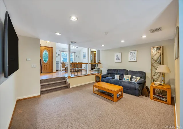 Photo 3 of Sale Pending at 35 Jerold St, Plainview, NY 11803 | MLS# 1028652 | Listing updated on 2026-08-08