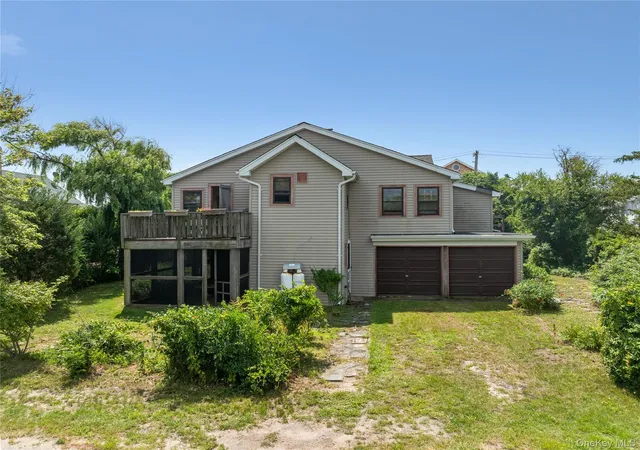 Photo 3 of Sale Pending at 11 Ocean Walk, Babylon, NY 11702 | MLS# 1028657 | Listing updated on 2026-09-23