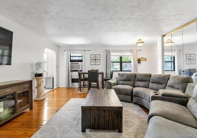 Photo 3 of Sale Pending at 163 02 Willets Point Blvd #4-221, New York, NY 11357 | MLS# 1028658 | Listing updated on 2026-09-18